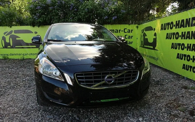 Volvo V60 cena 38900 przebieg: 233000, rok produkcji 2012 z Zalewo małe 379